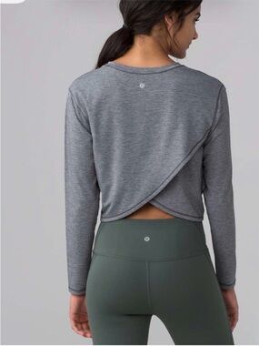 lululemon cropped crossover back long sleeve shirt size 6 gray